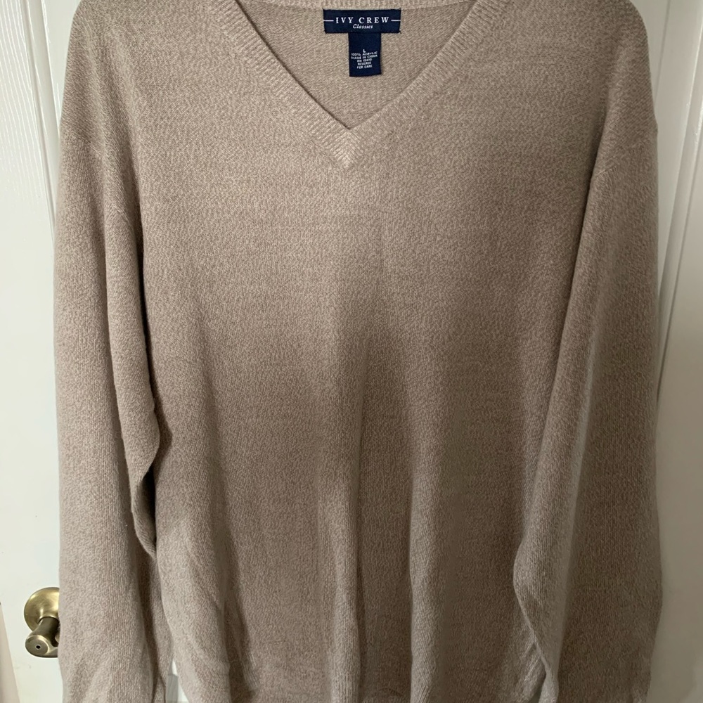 - - Ivy crew sweater